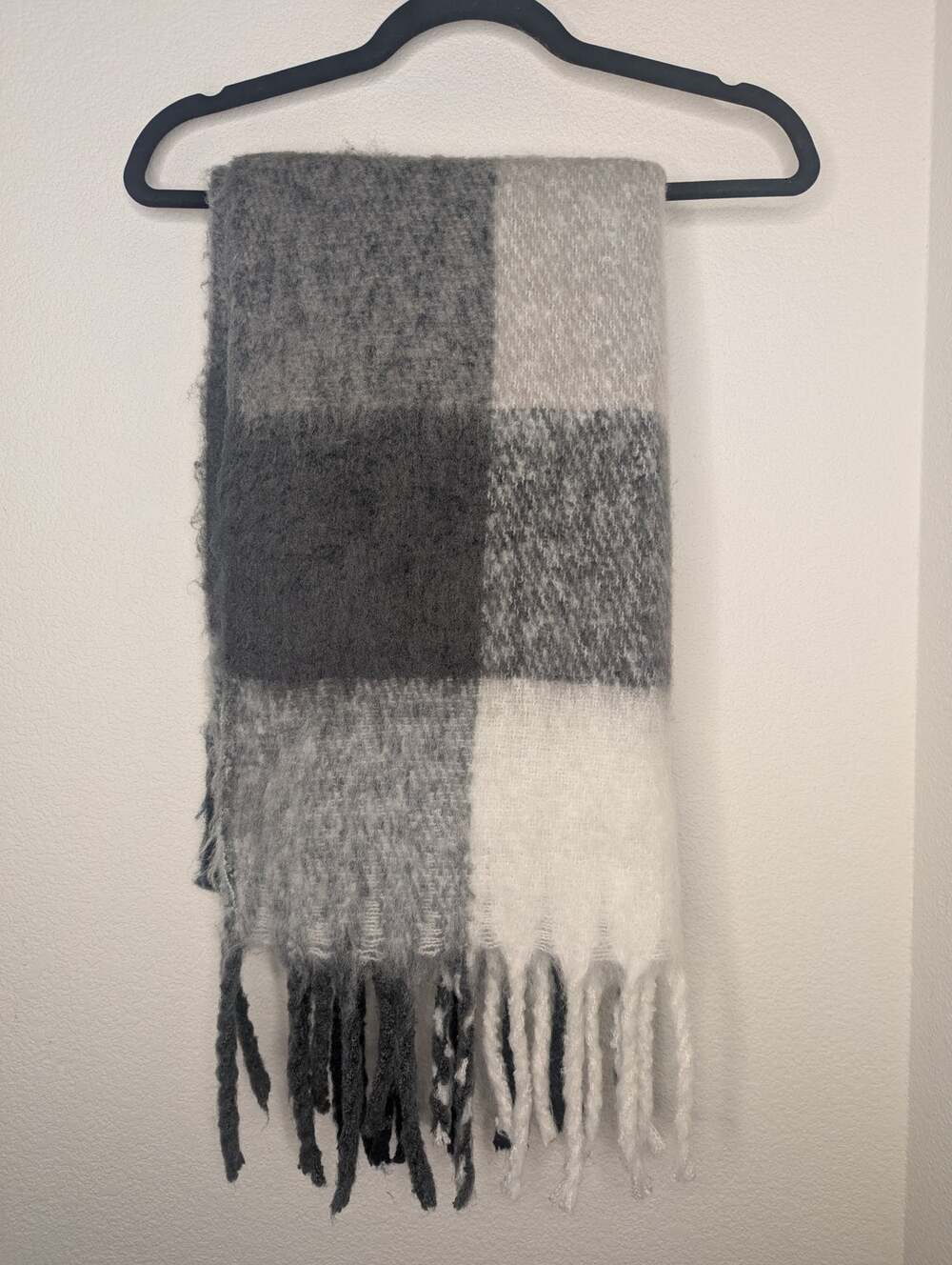 Steve Madden Unisex Chunky Checkered Scarf OS Soft Cottagecore Winter Tassels
